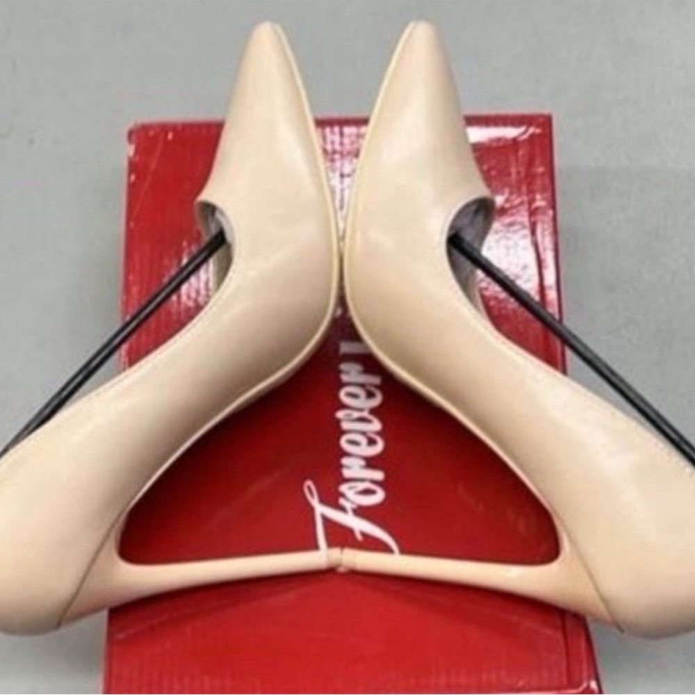 Forever Link Women's Cream Heels - Picture 4 of 7